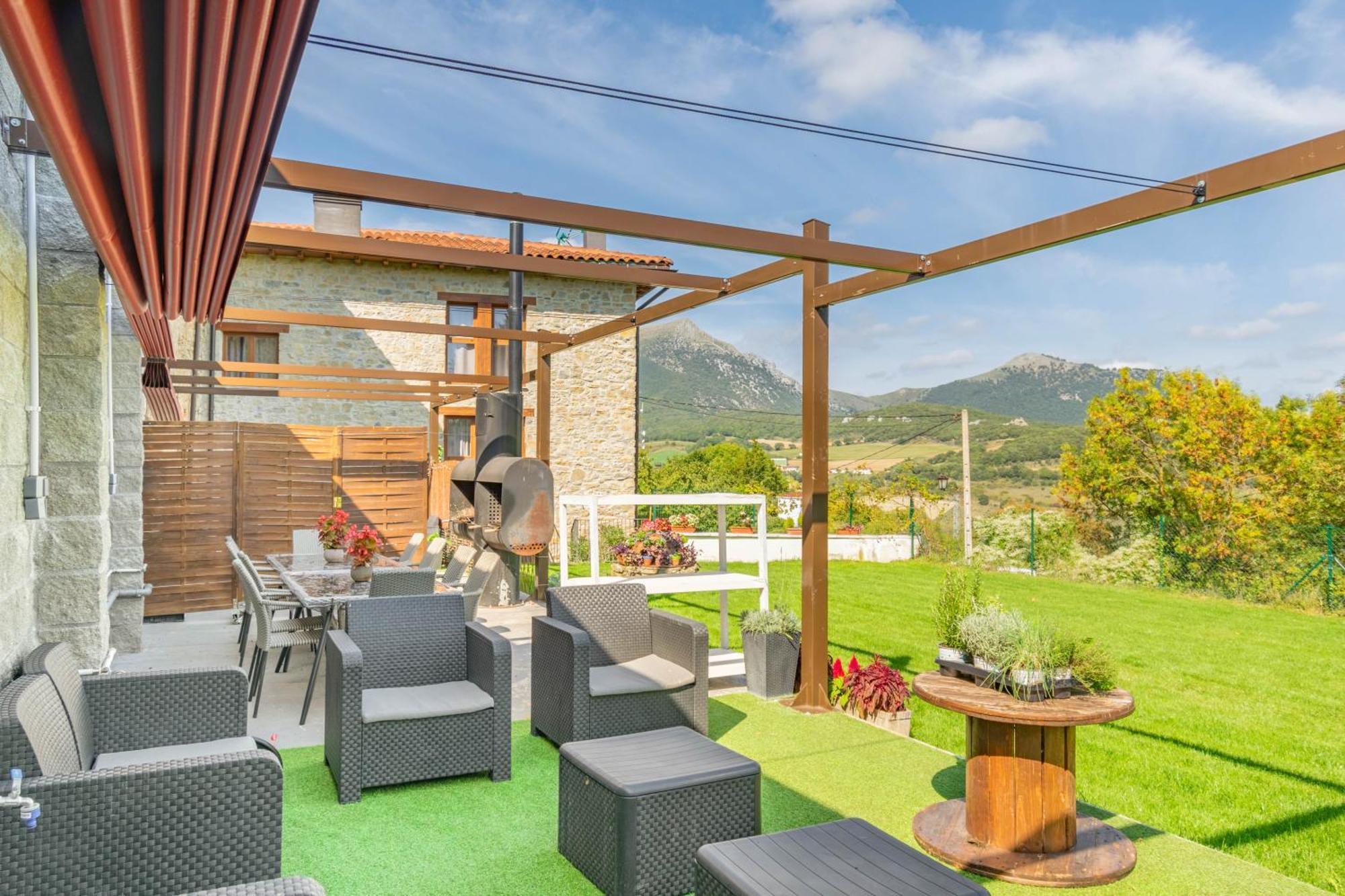 Acogedora Casa Rural Con Jardin Y Barbacoa Proxima A Pamplona Ilzarbe エクステリア 写真
