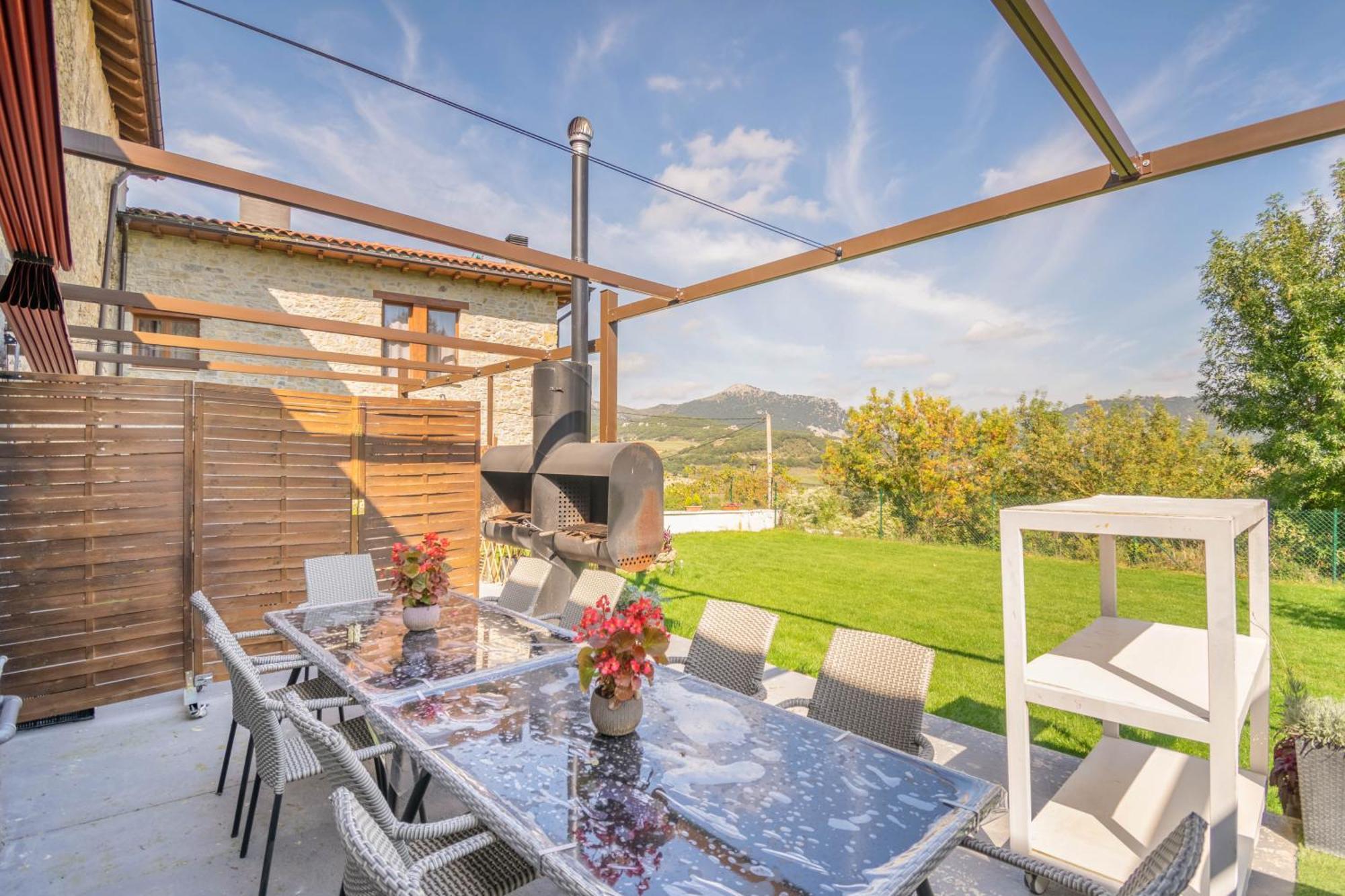 Acogedora Casa Rural Con Jardin Y Barbacoa Proxima A Pamplona Ilzarbe エクステリア 写真